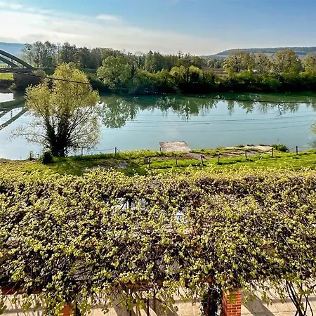 Holiday home Jolie Vue Riviere *